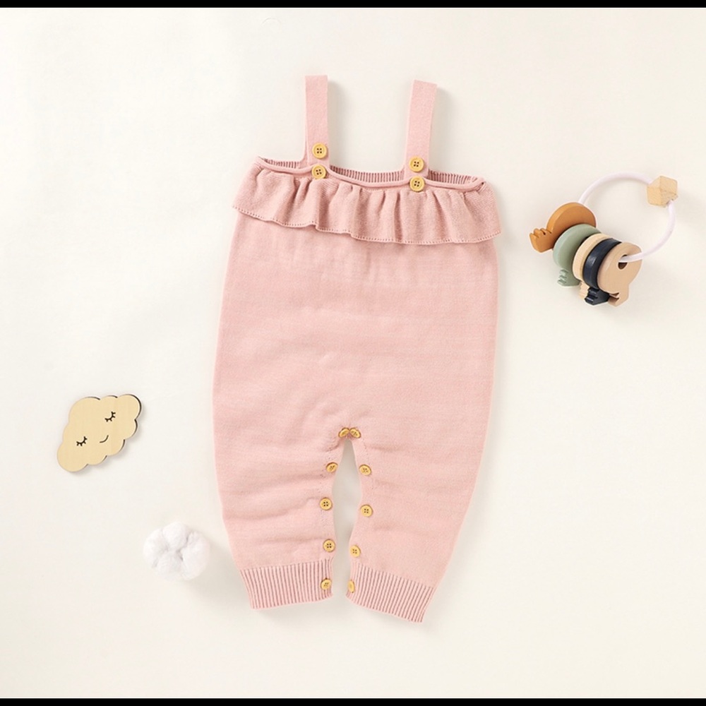 Baby ruffled solid knitted overall
